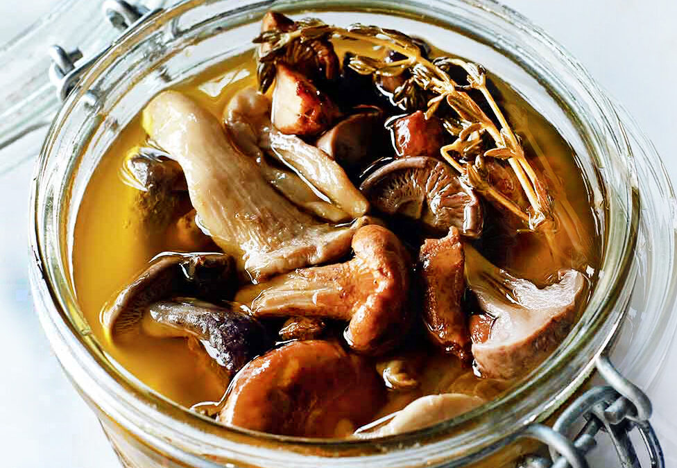Cèpes and Chanterelles preserved in oil